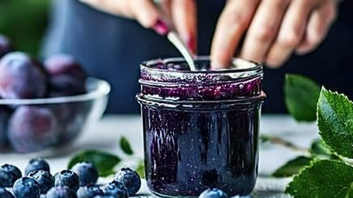 Konfitura jagodowa, czyli jak zatrzymać smak lata w słoiku