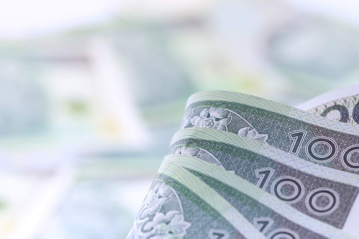 Dodatek kombatancki jest wypłacany razem z emeryturą lub rentą