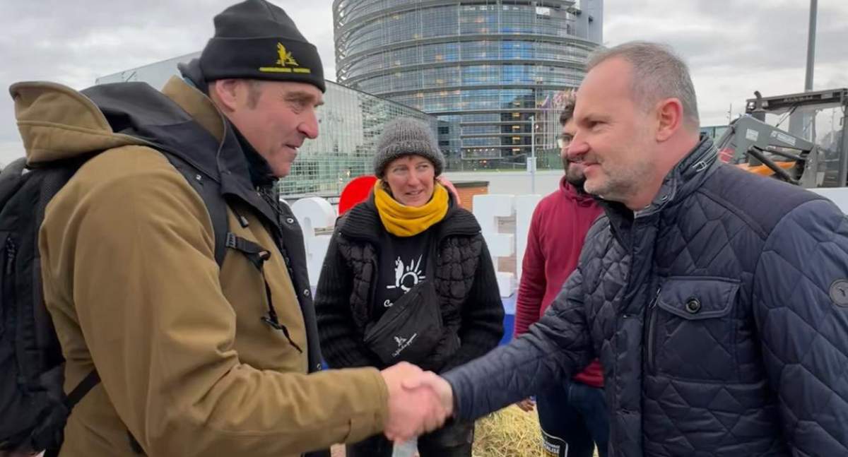 Krzysztof Hetman spotkał się z protestującymi rolnikami, który w poniedziałek zjawili się pod siedzibą PE w Strasburgu. Czy za działania, które podejmuje w związku ze sprzeciwem wobec umowy z Mercosur może zapłacić utratą stanowiska w europarlamencie?