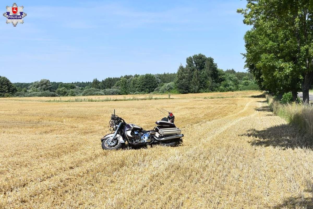 Podróż Harleyem zakończył w polu
