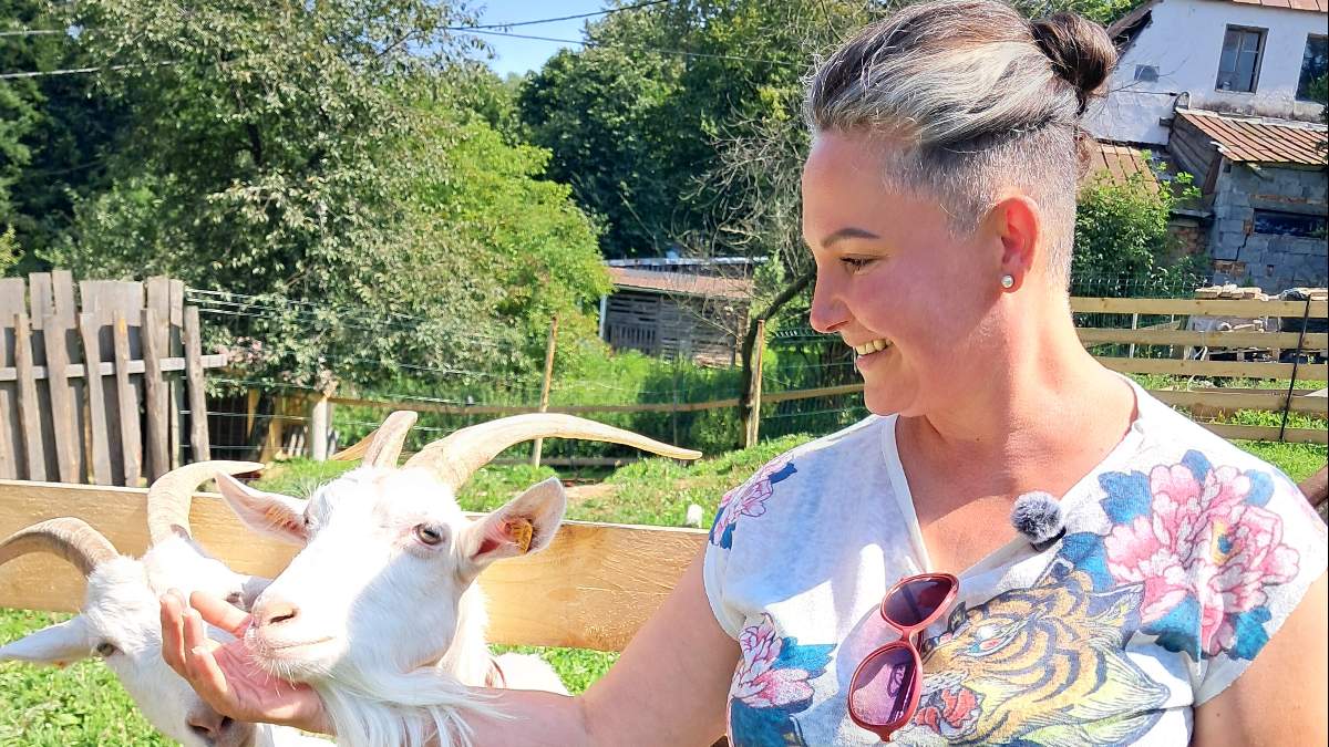 Elżbieta Operchalska sprodukuje sery z mleka koziego i krowiego, sprzedaje je w ramach RHD
