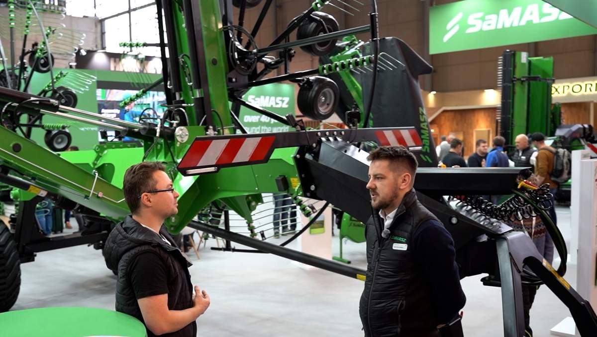 Polskie maszyny pokazały moc na targach Agritechnika. Jednym z naszych "hitów" w Hanowerze była potężna zgrabiarka od firmy Samasz.