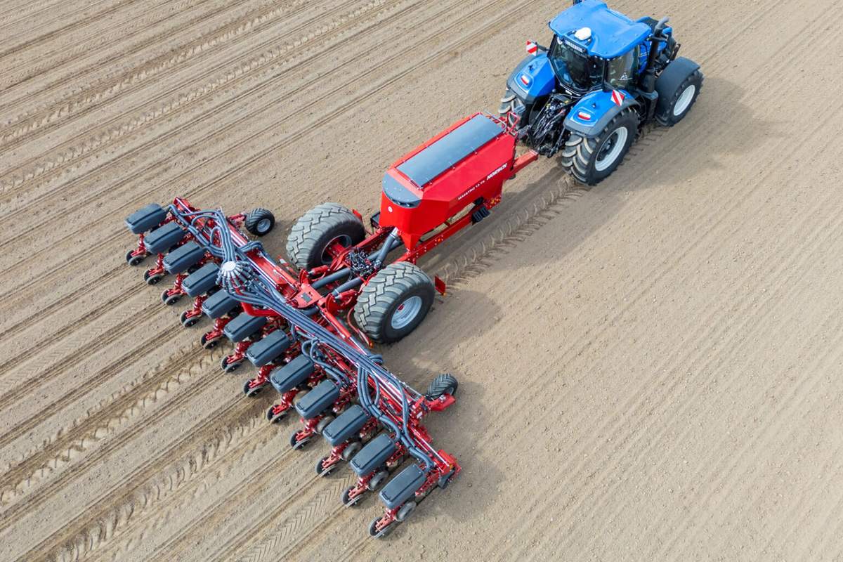 12-rzędowy siewnik Horsch z serii Maestro, zaprojektowany został dla dużych gospodarstw rolnych.