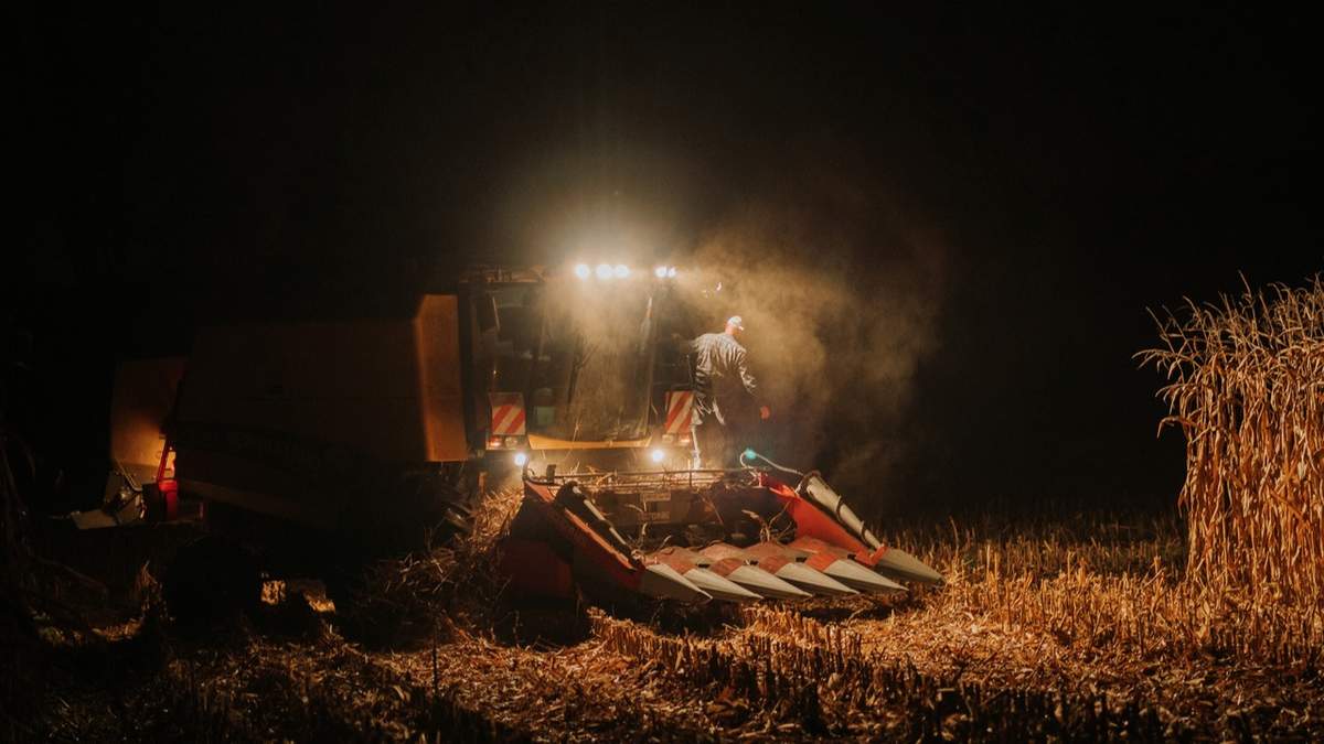 Zakłócanie ciszy nocnej pracą w polu wiąże się z ryzykiem mandatu