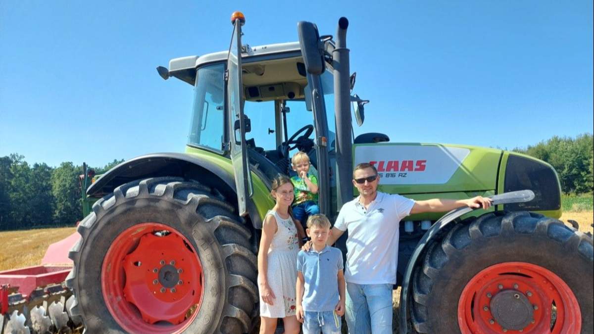 Piotr i Aleksandra Wołoszyn-Banaś z Brzezin z synami