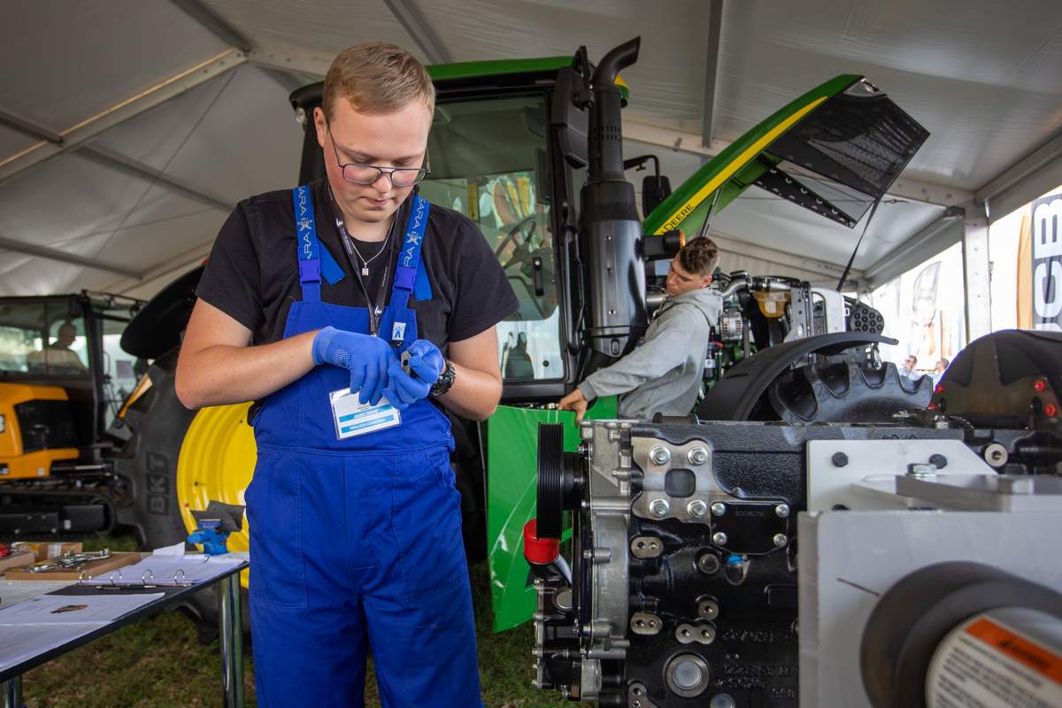 Konkursy „Mechanik na Medal” oraz „Młody Mechanik na Medal” to inicjatywy od lat organizowane przez Polską Izbę Gospodarczą Maszyn i Urządzeń Rolniczych.
