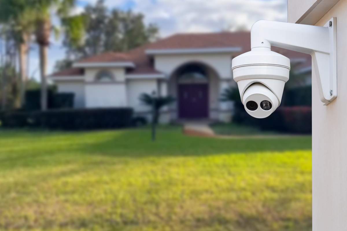 Prezes UODO nakazał demontaż monitoringu z uwagi na skargi sąsiadów
