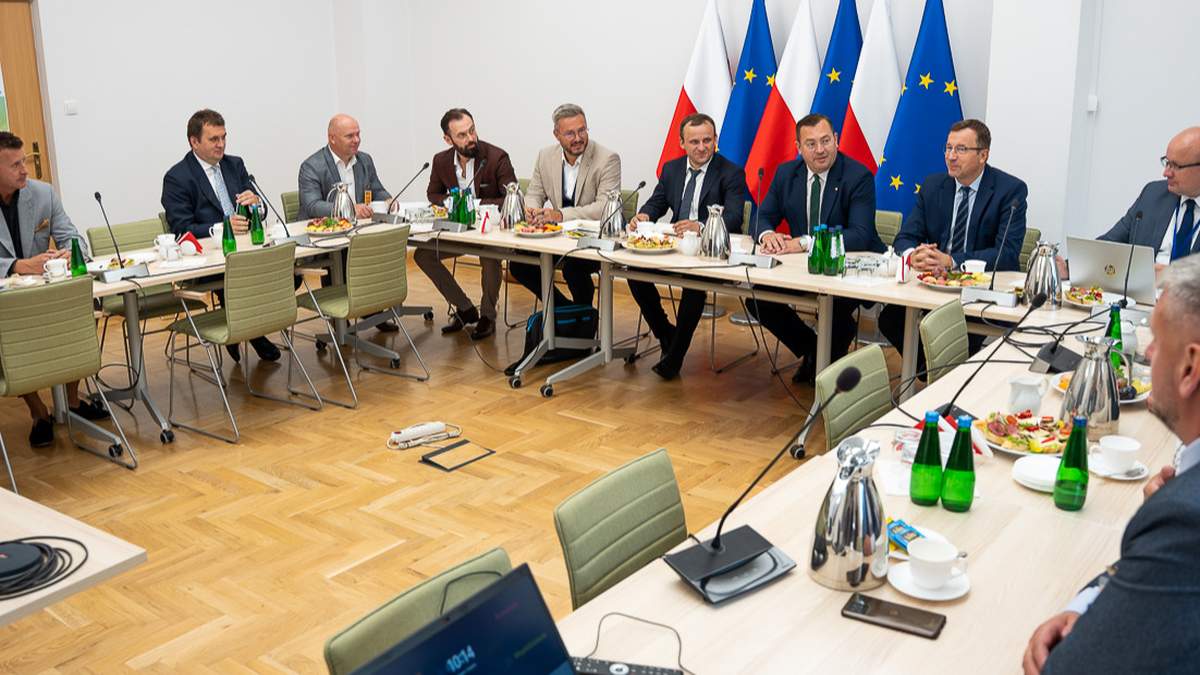  Minister rolnictwa obiecał młodym rolnikom pieniądze i wsparcie    