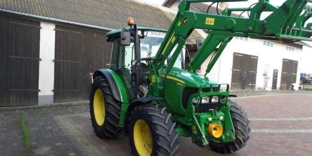 Skradziono ciągnik John Deere z turem!