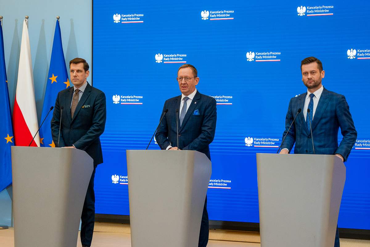 250 tysięcy - Minister Telus rozdaje pieniądze, ale nie rolnikom