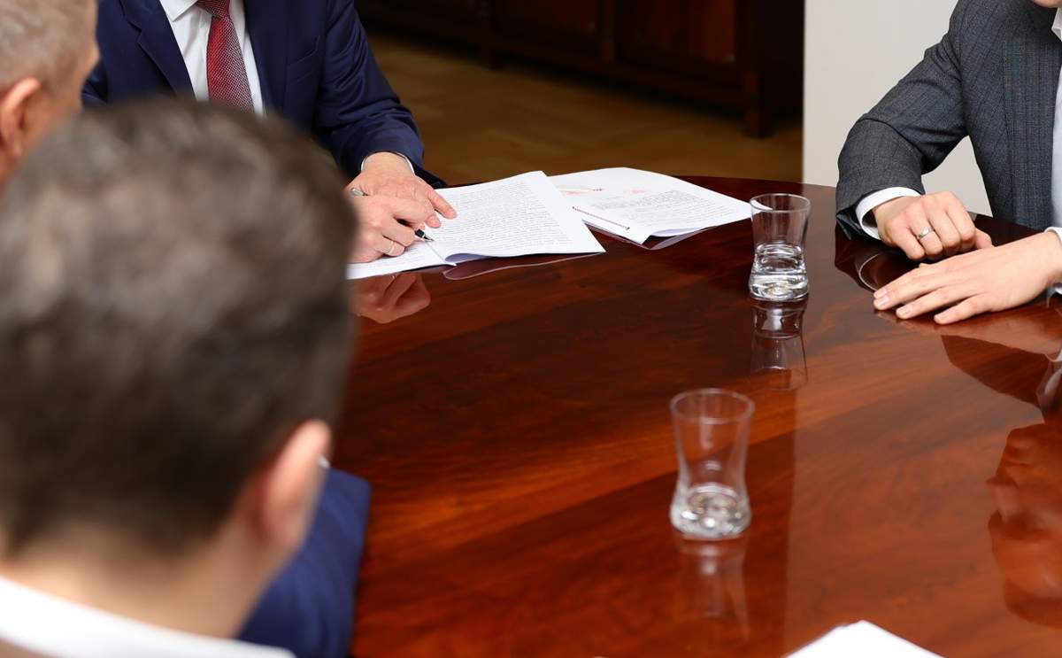 Krajowy Ośrodek Wsparcia Rolnictwa poinformował, że 12 grudnia doszło do podpisania aktu notarialnego, dotyczącego odkupu nieruchomości rolnej, położonej w miejscowości Zabłotnia. Wszystko to za cenę jej zakupu, tj. za kwotę 22 760 000,00 złotych.