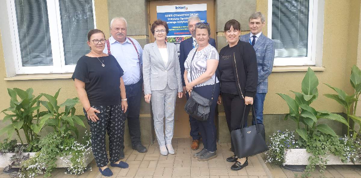 W Skierniewicach tomograf zagląda do wnętrza owoców