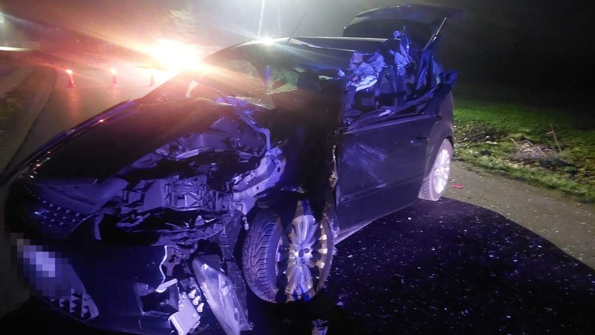 Przyczepa rolnicza uderzyła w auto osobowe 