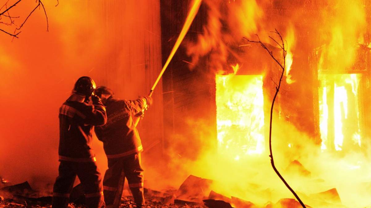 Największe szkody są związane z kradzieżami oraz pożarami maszyn rolniczych. Dotyczy to zarówno szkód powstałych w trakcie prac polowych - kiedy ogień dosięga maszyny i ona ulega całkowitemu lub częściowemu zniszczeniu - ale również coraz częściej pojawiają się szkody w trakcie przechowywania maszyn, czyli w sezonie jesienno-zimowym, kiedy maszyny po prostu są składowane w garażu lub pod jakąś wiatą i wtedy ogień trawi całość tego sprzętu.