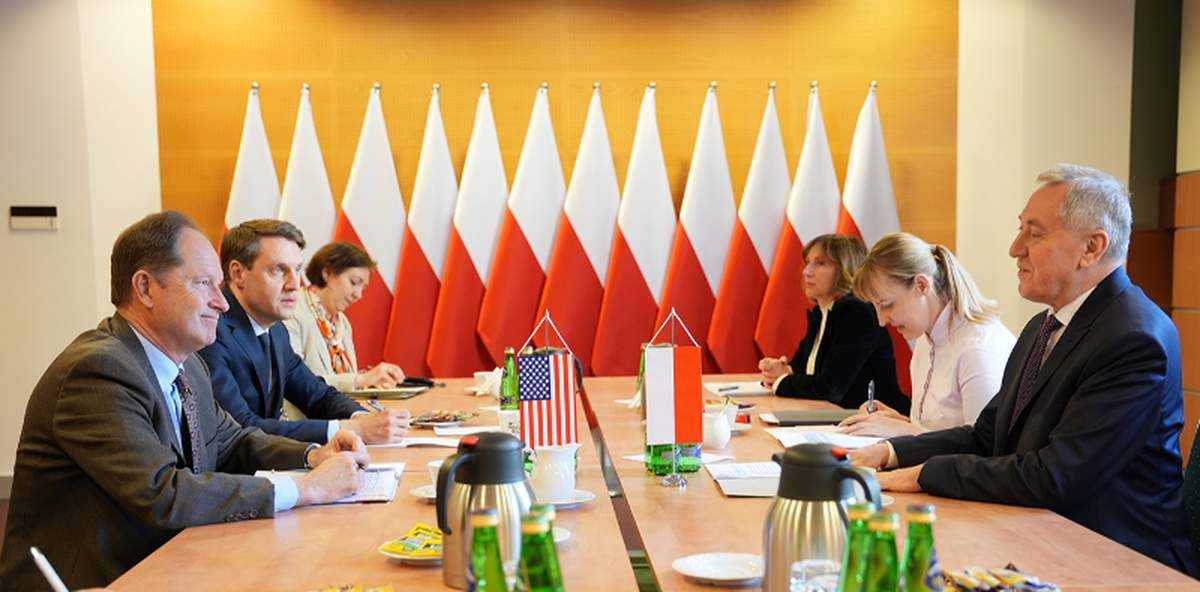 Amerykanie chcą interweniować na rynku zbóż. Ambasador z wizytą w MRiRW