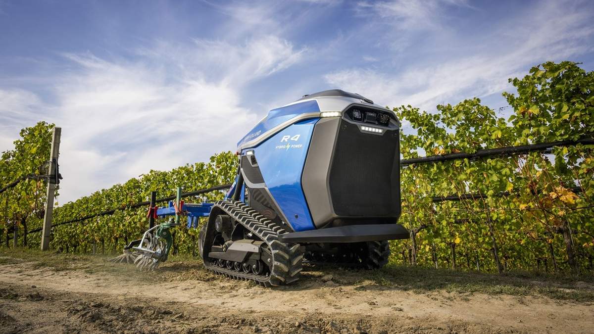 Firma New Holland opracowała dwie wersje autonomicznej maszyny R4.
