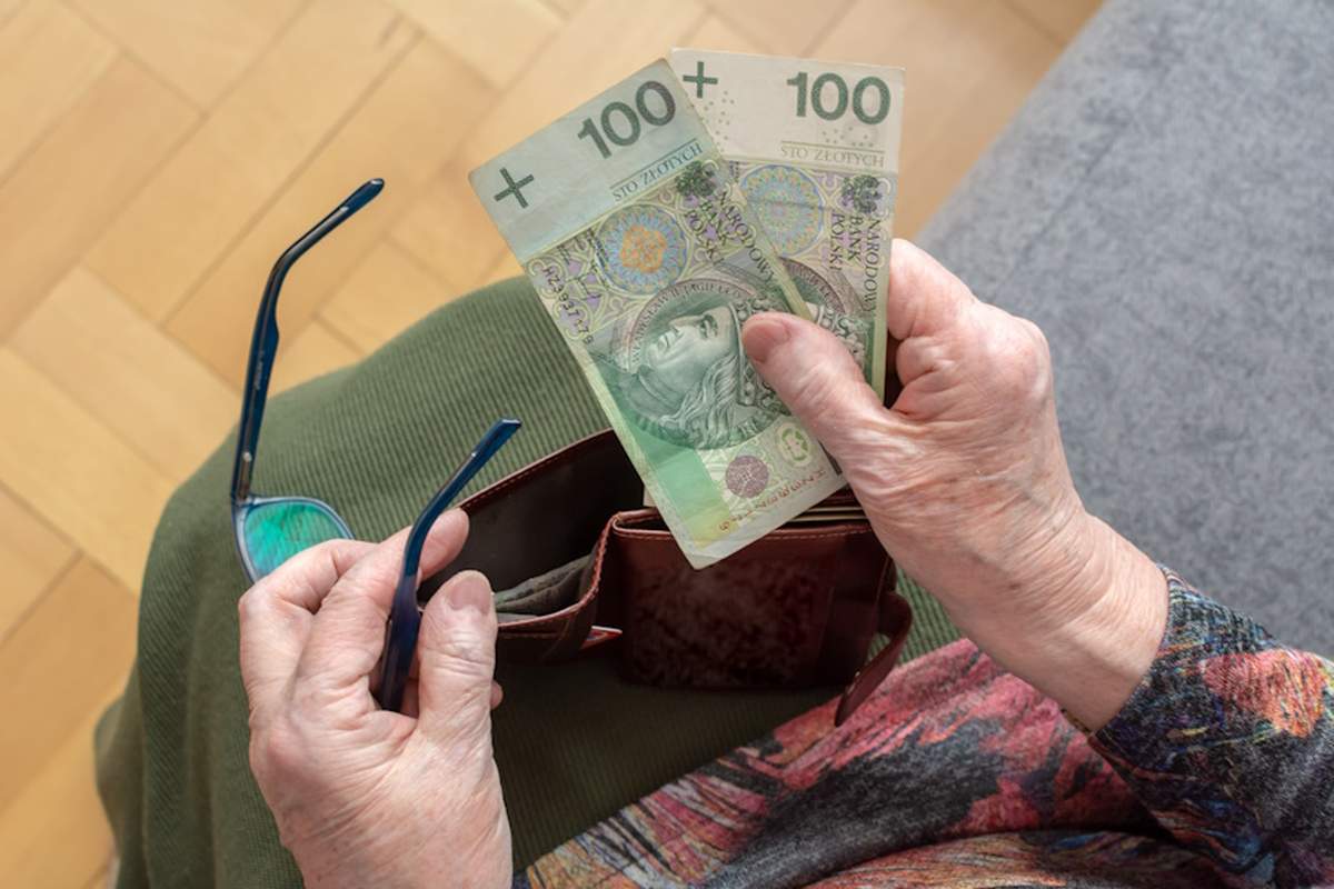 Dodatek pielęgnacyjny do świadczeń KRUS jest przyznawany z urzędu rolnikom, którzy ukończyli 75 lat