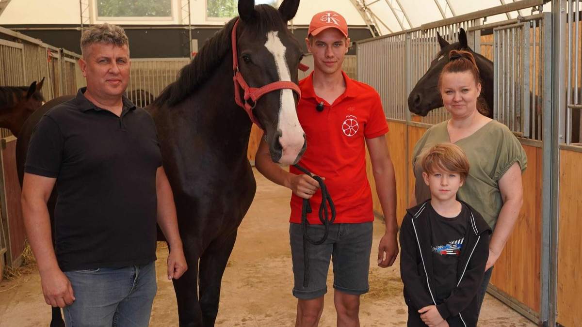 Państwo Grabarczyk w nowej stajni. Na wspólny sukces pracuje tutaj cała rodzina.