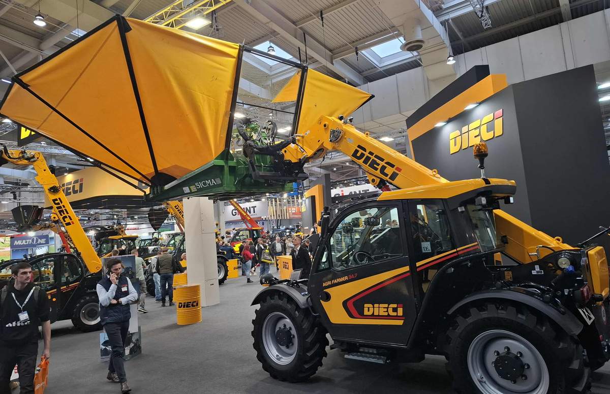 Połączenie ładowarki teleskopowej Dieci Agri Farmer 34.7 ze specjalistycznym osprzętem marki Sicma, robiło duże wrażenie podczas tegorocznej wystawy w Hanowerze. 