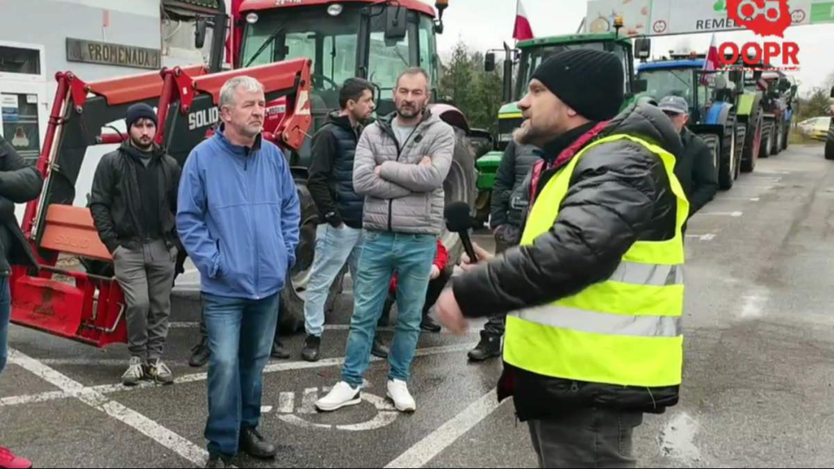Protest rolników na drodze krajowej nr 10 - screen z relacji na FB Gospodarstwo Rolno-Hodowlane Buchajczyk "GR Buchajczyk"