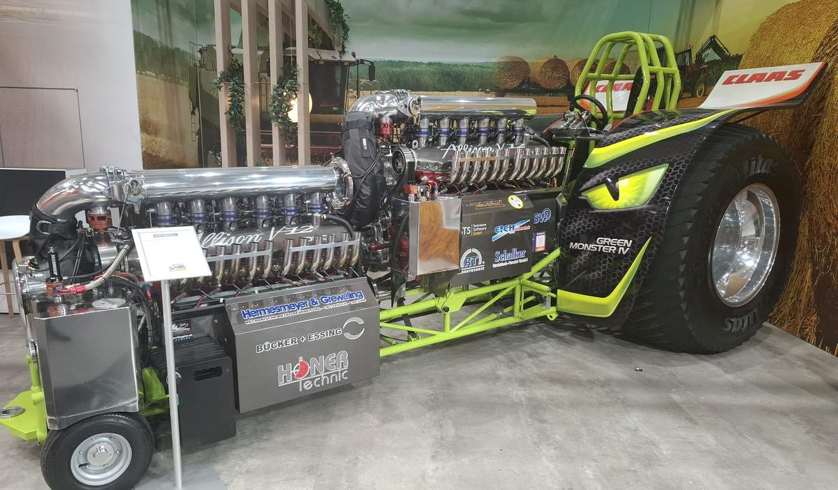 Green Monster IV to jeden z najsłynniejszych ciągników wykorzystywanych w europejskim traktor pullingu. Można go było zobaczyć na targach Agritechnika.