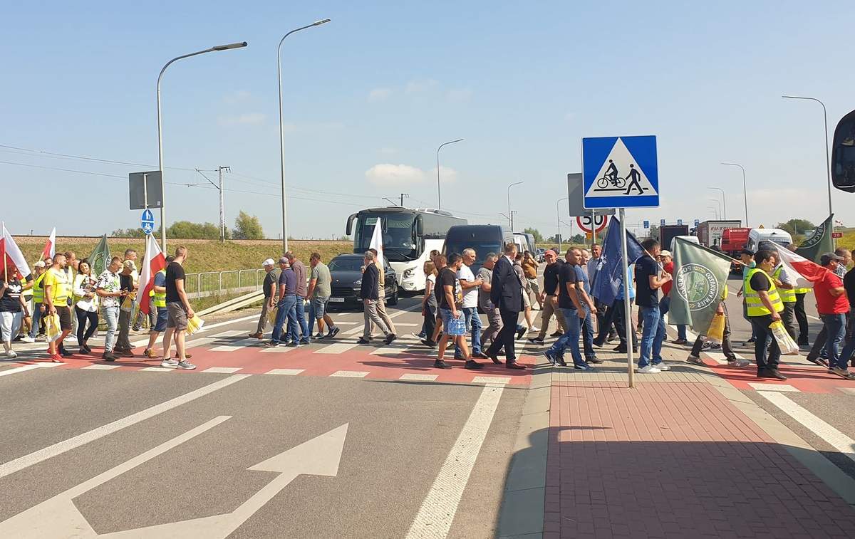 Przedstawiciele Podkarpackiej Oszukanej Wsi zorganizowali dziś w Medyce strajk ostrzegawczy.